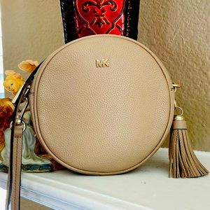 Michael Kors Canteen Crossbody Shipping Discount